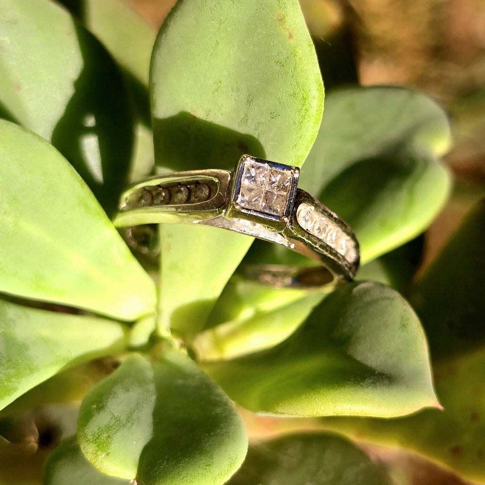 10K White Gold Size 7